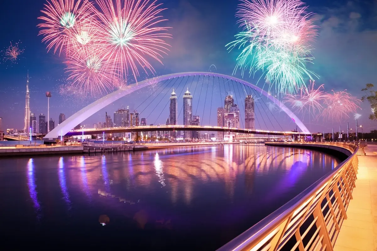 Dubai-Canal-fireworks