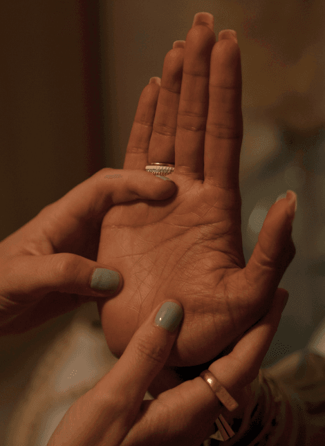 palm-reading-image3-400x600